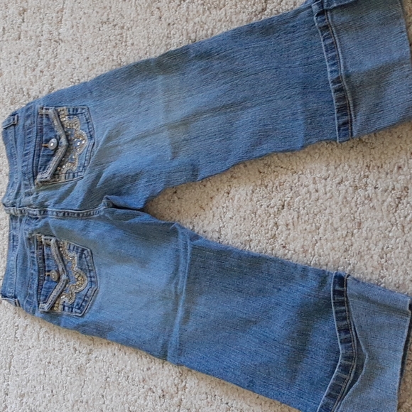2/$12 or 5/$25 Girls denim capris 10 SLIM - Picture 2 of 5